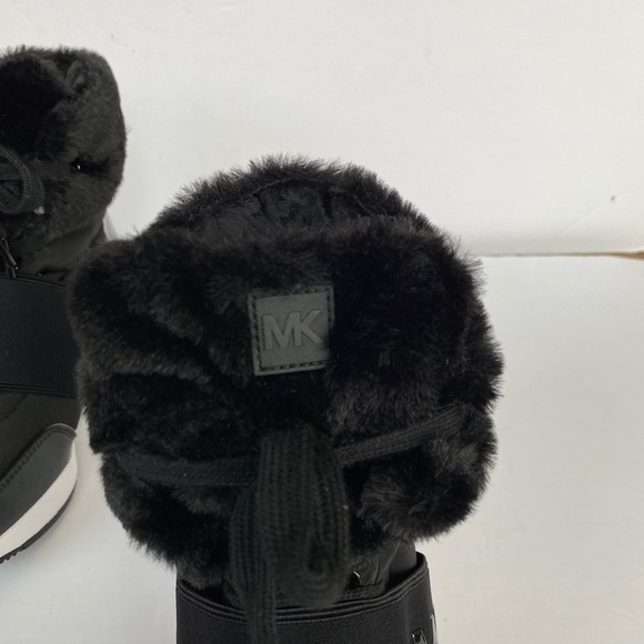 MICHAEL KORS SHAY NYLON WARMTH BLACK BOOT SIZE: 7.5 - Picture 5 of 8